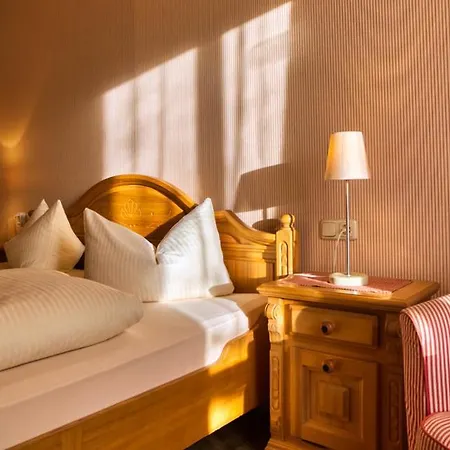 - Zur Post Guest house