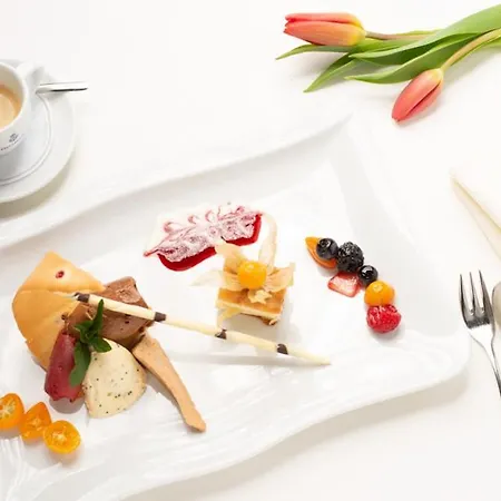 - Zur Post Guest house 3*