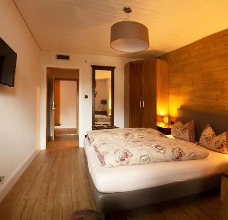 - Zur Post Guest house Pocking (Starnberg)