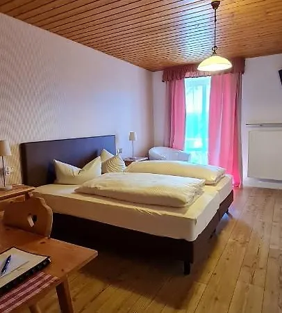 - Zur Post Guest house Pocking (Starnberg)