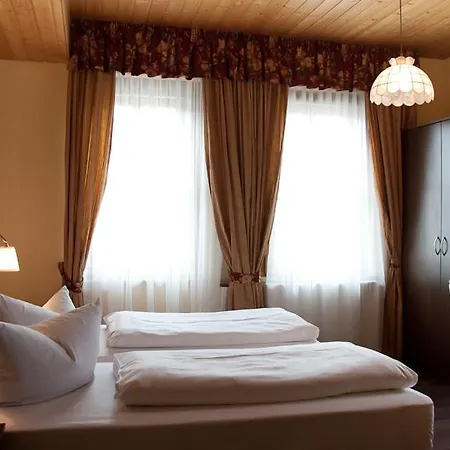 - Zur Post 3* Pocking (Starnberg)